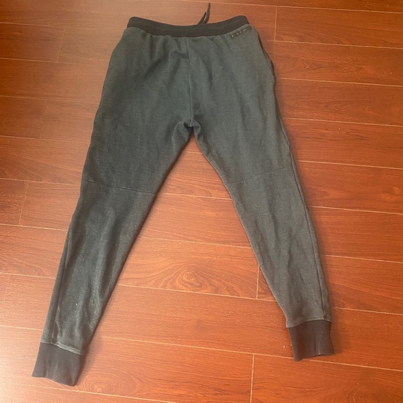 Under Armour Men's Joggers - Size Medium - Picture 2 of 2